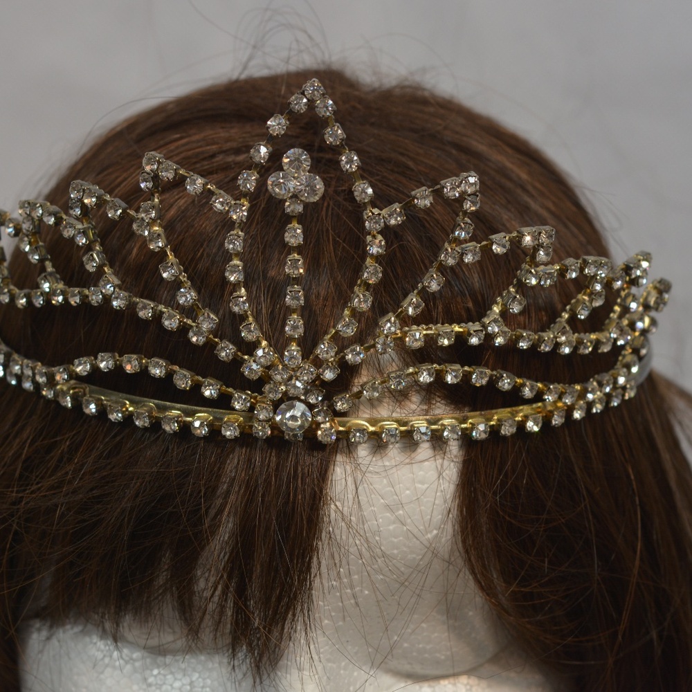 Rhinestone Tiara - Picture 3 of 5